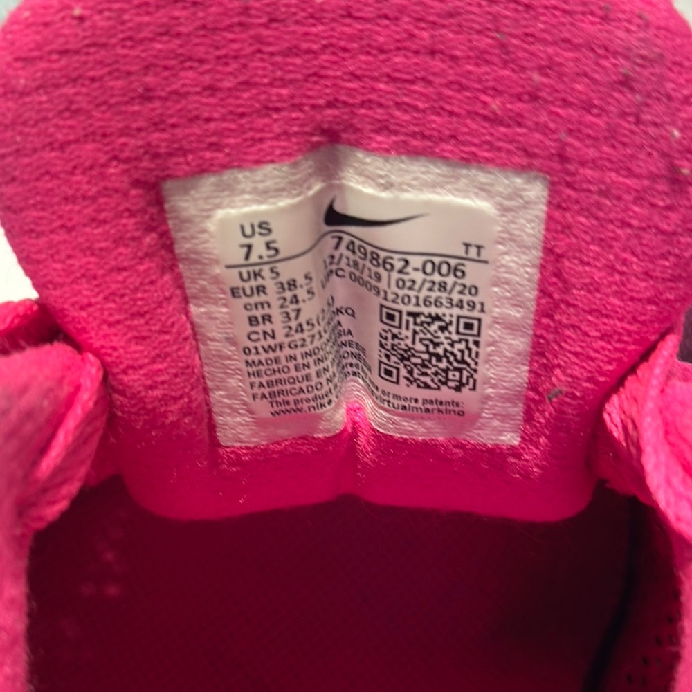 Nike Fuchsia and Black Athletic Shoes - Picture 13 of 13